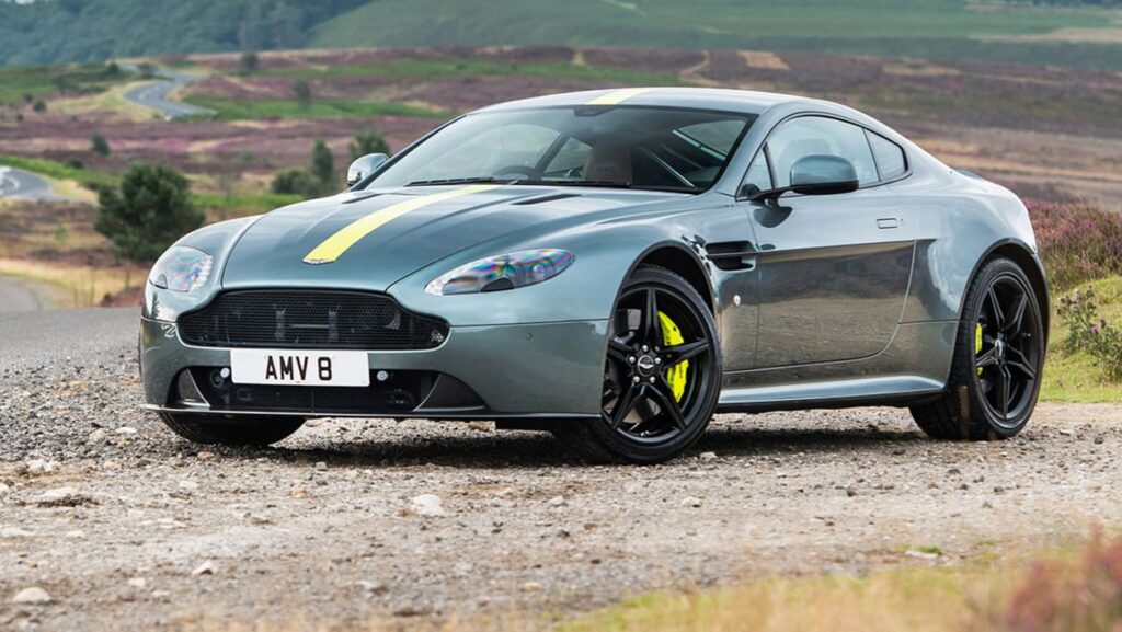 Aston Martin Vantage V8 हुई भारत में लॉन्च, कीमत ₹3.99 करोड़: जानें क्या है नया 6 Aston Martin Vantage V8