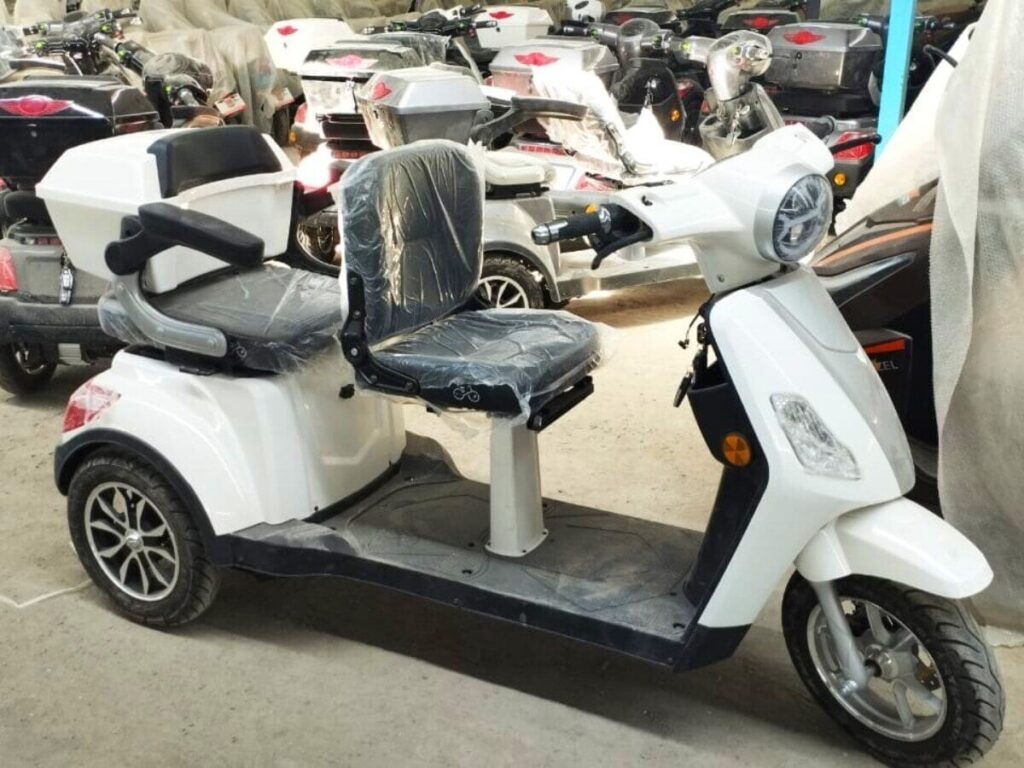 मार्केट मे धुमे मचाने के लिए या गया 2024 का सबसे बेहतरीन 3 wheeler electric scooter 5 3 wheeler electric scooter