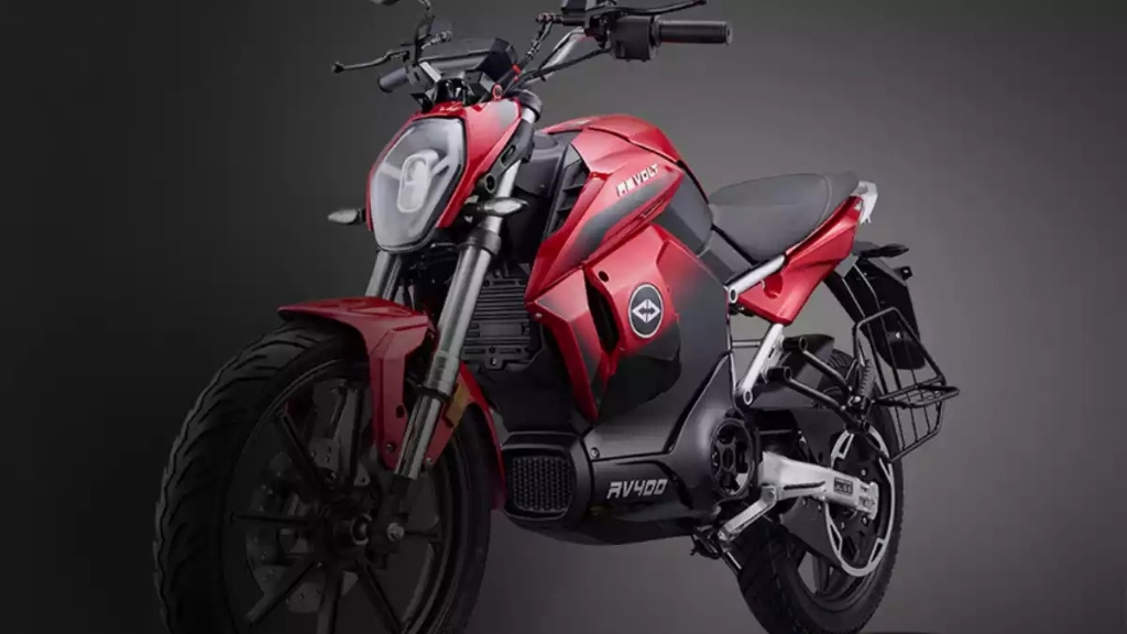 सिर्फ 150 किमी की रेंज और धमाकेदार फीचर्स वाली Revolt RV 400 BRZ इलेक्ट्रिक बाइक की कीमत ने किया सबको हैरान 5 Revolt RV 400 BRZ