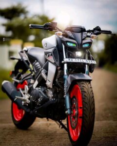 Yamaha MT-15: लड़कों की कॉलेज लाइफ में शाही दस्तक जानें इस बाइक के बारे में सब कुछ